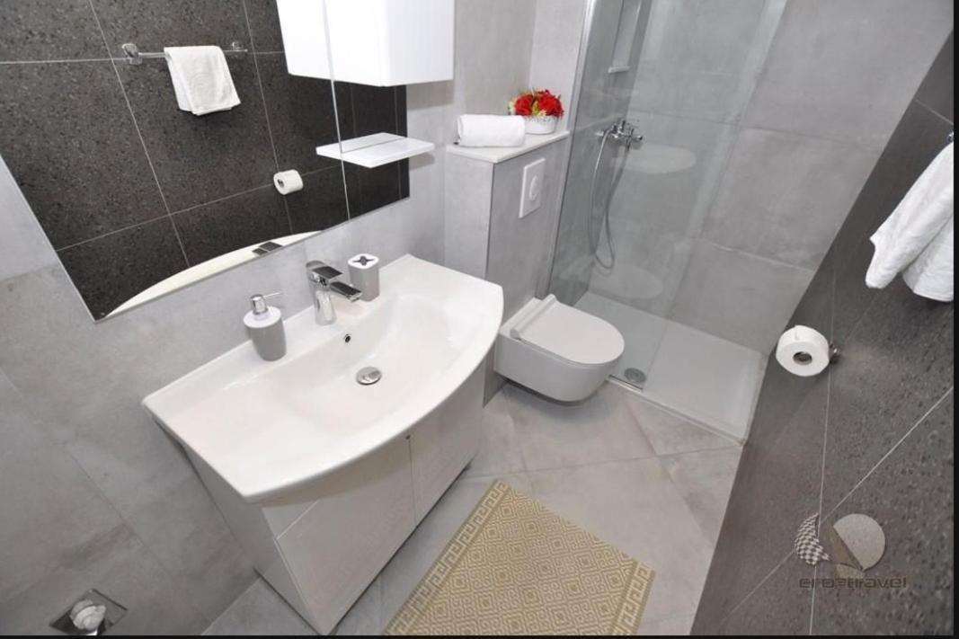 Apartmani Miranda Drasnice Exterior foto